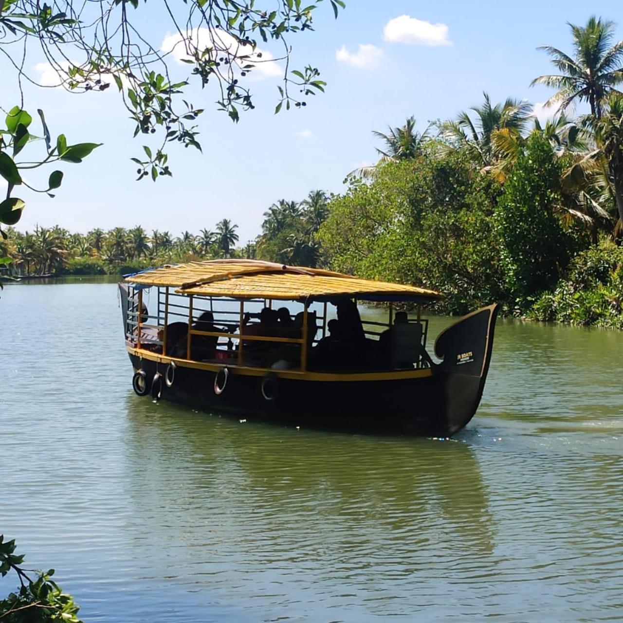 Munroe Inn Homestay Kollam Exterior photo